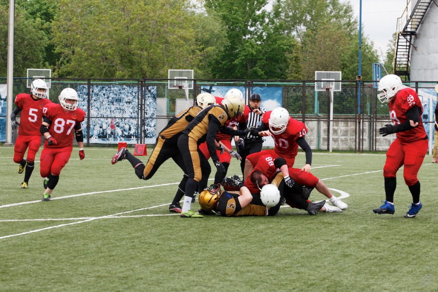 Spartans runningback Denis Pronkin (#45) carrying the ball