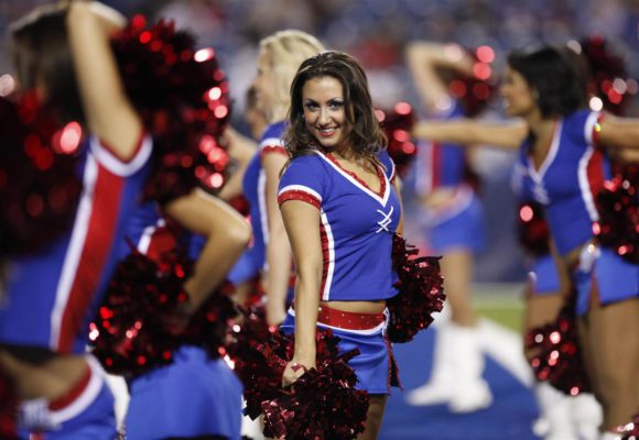 140423-buffalo-jills-cheerleaders-1021_32c1ff2e34ea1699eae086b6d73f56ab-nbcnews-ux-2880-1000