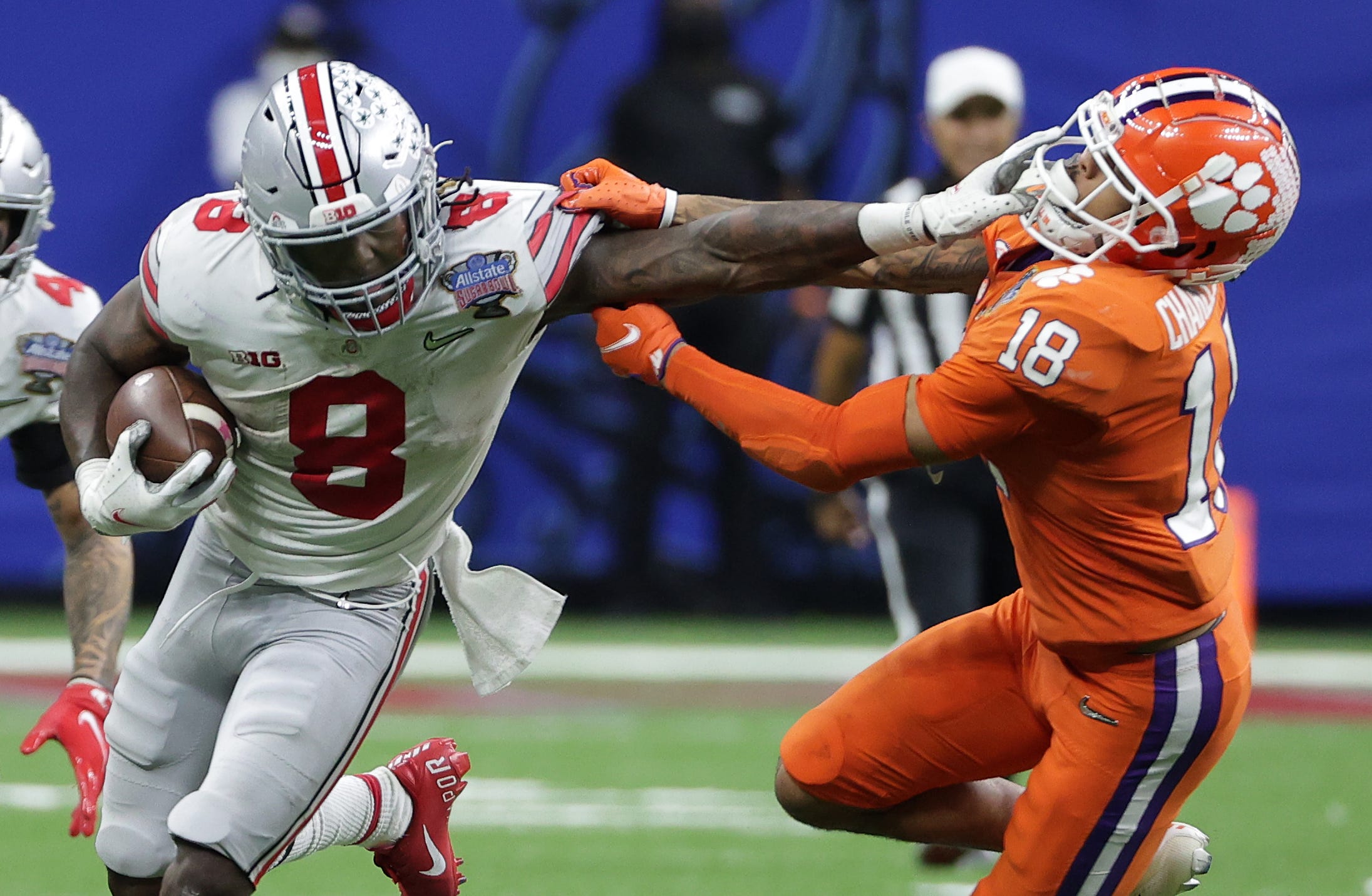 First match c. Ohio State Football. НСАА футбол американский. Кот NFL. Огайо Чывыф.